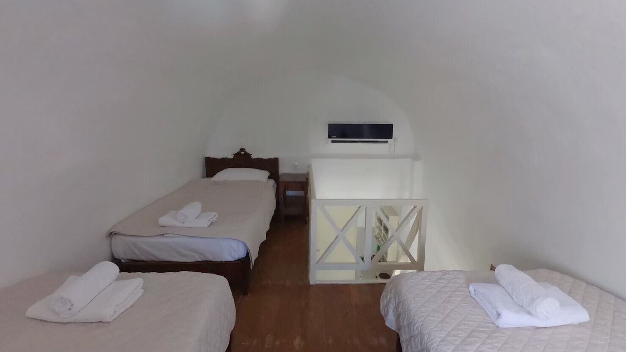 Photo of Bedroom in Perissa