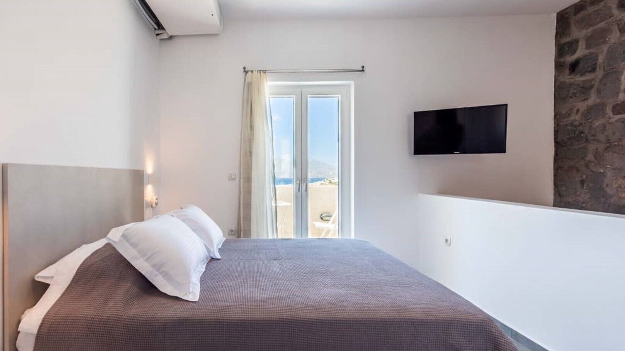 Photo of Bedroom in Milos