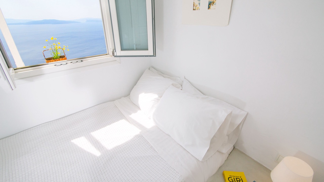 Photo of Bedroom in Oia