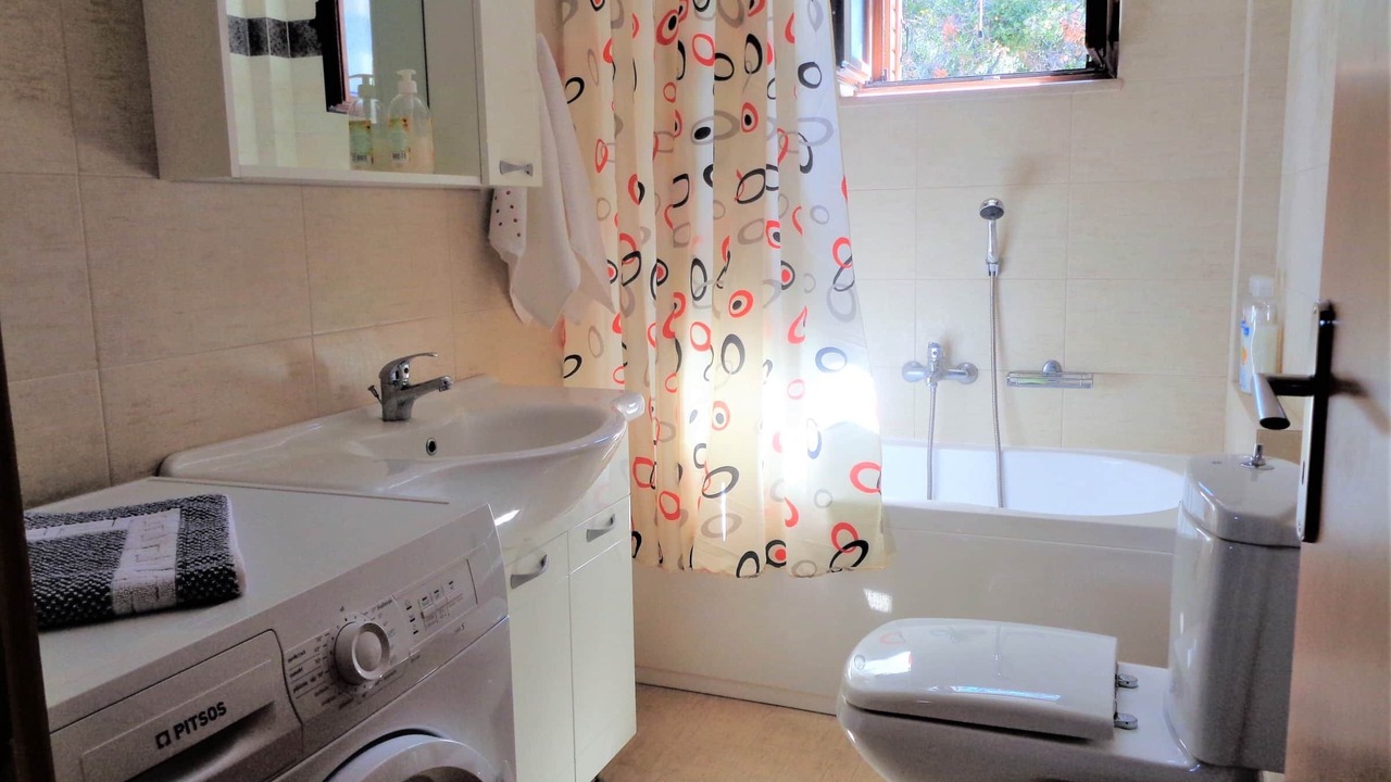 Photo of Bathroom in Diasella