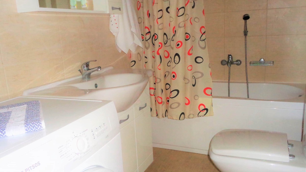 Photo of Bathroom in Diasella