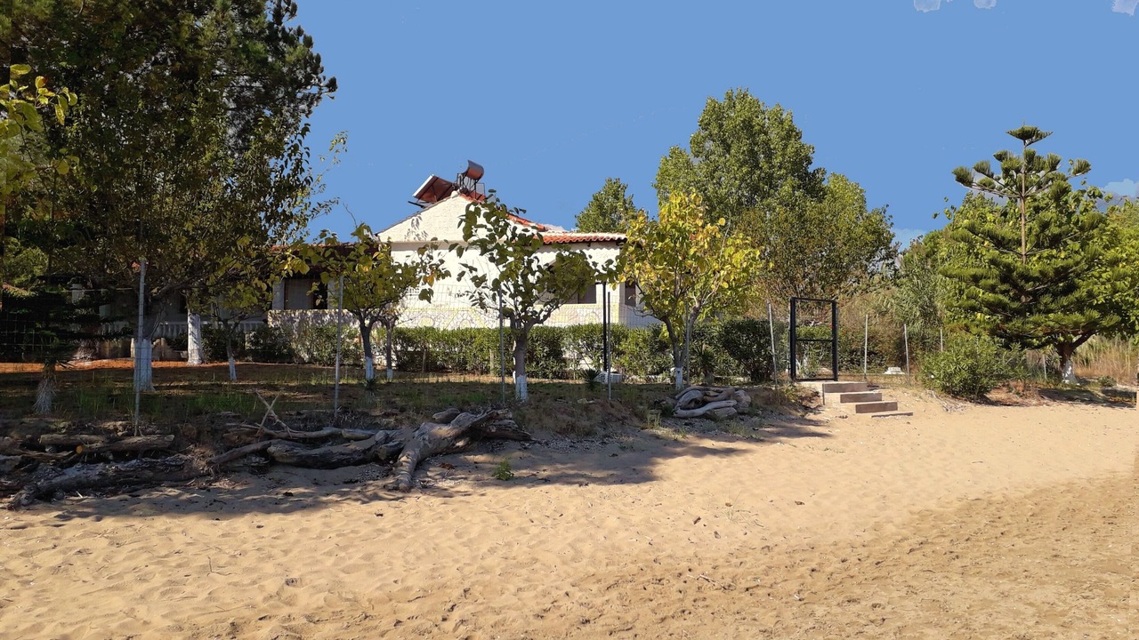 Photo of Outdoor in Melikia