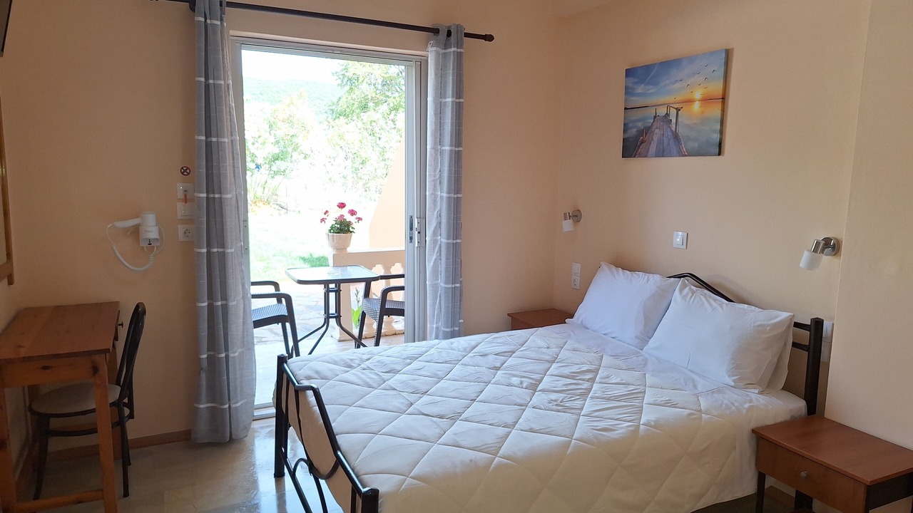 Photo of Bedroom in Messonghi
