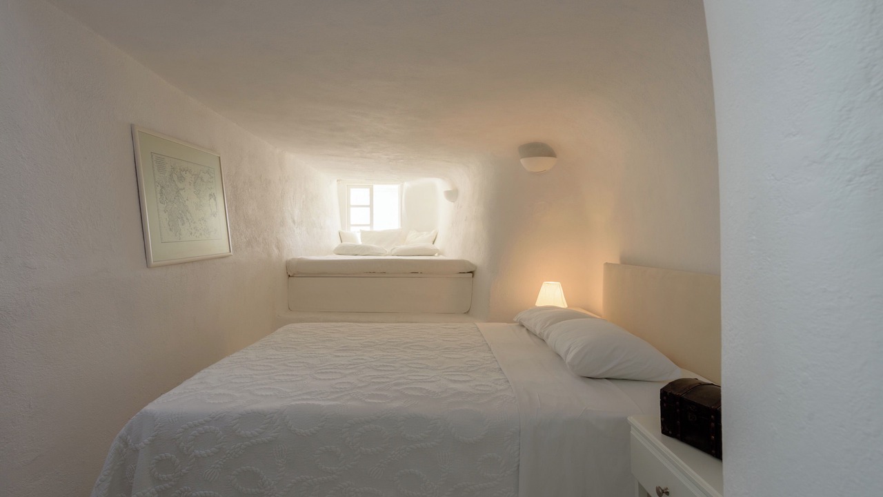 Photo of Bedroom in Oia
