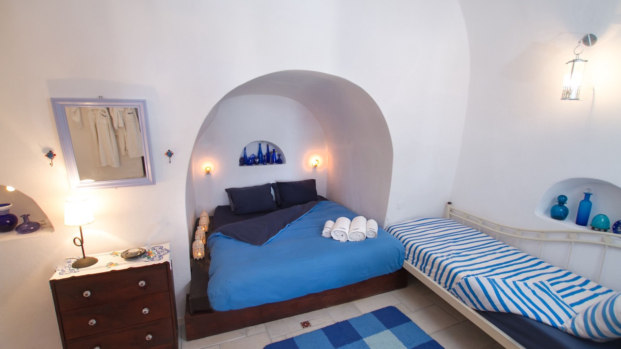 Photo of Bedroom in Oia