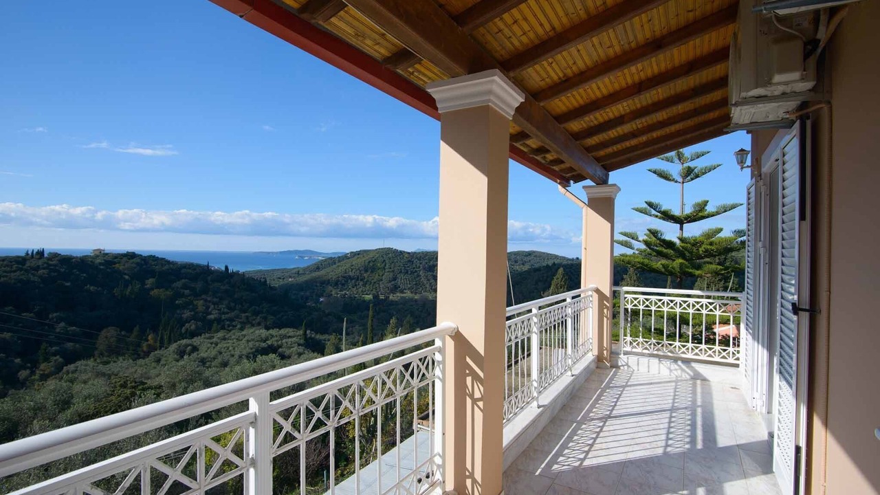 Photo of Patio Balcony in Magoulades