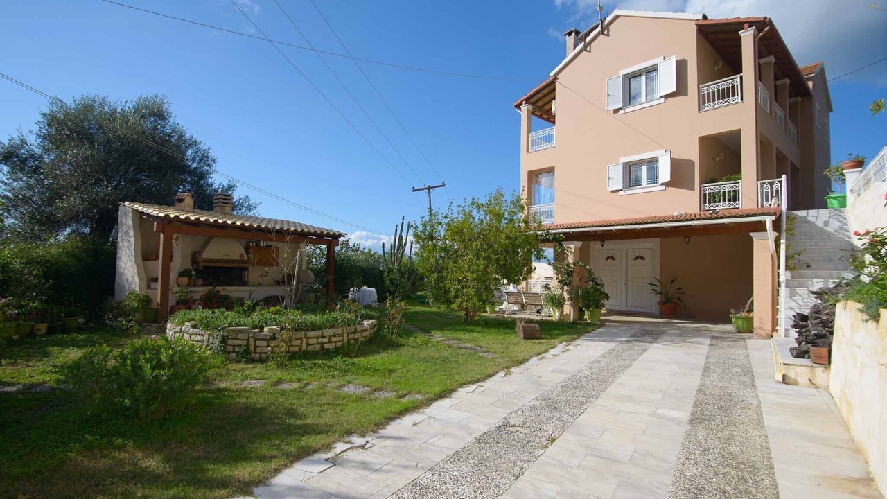 Photo of Outdoor in Magoulades