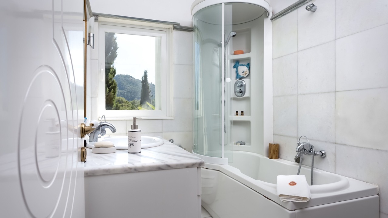 Photo of Bathroom in Kefalovriso