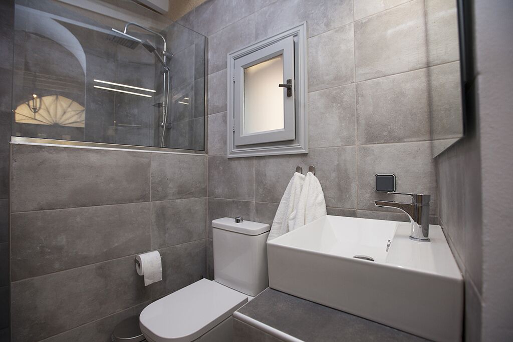 Photo of Bathroom in Rhodes Old Town
