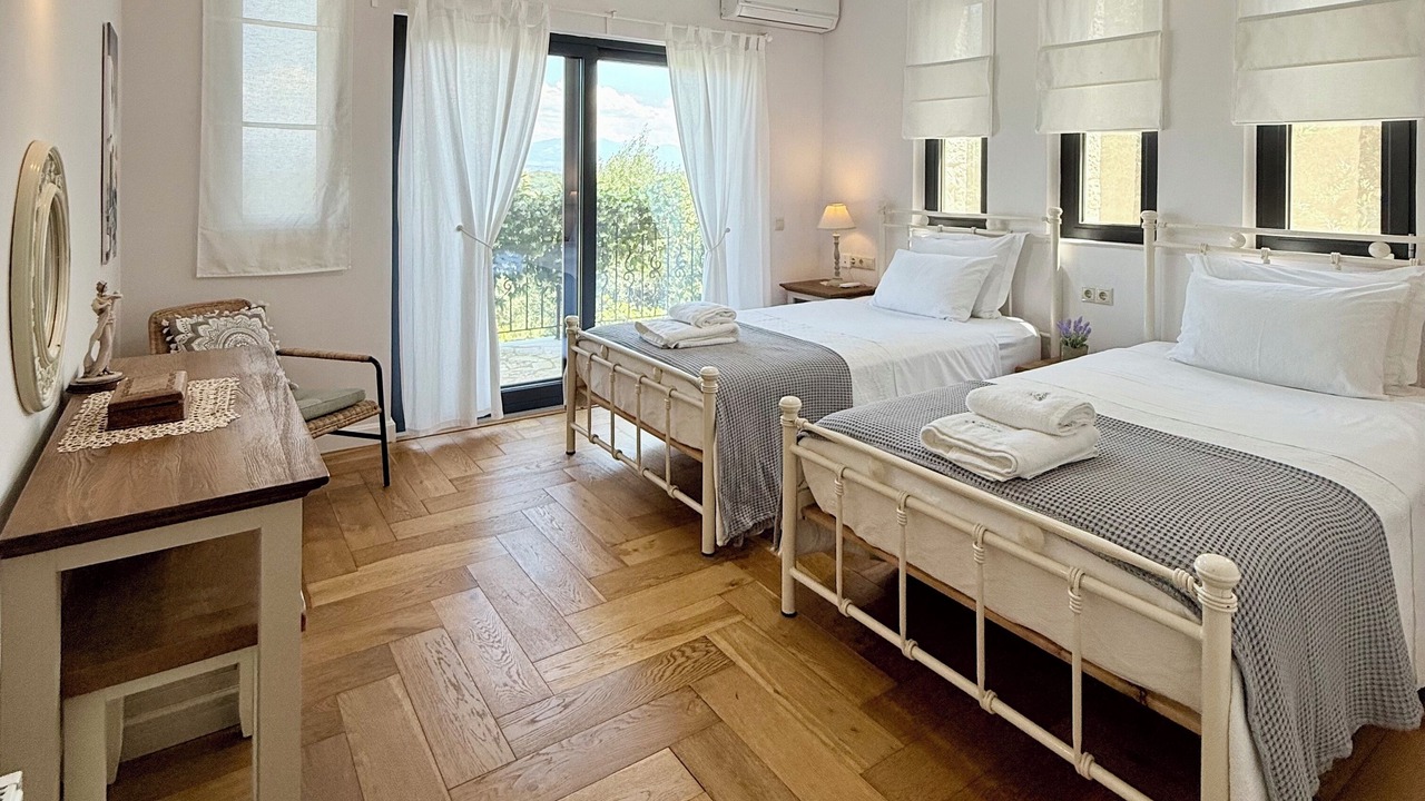 Photo of Bedroom in Petaleia