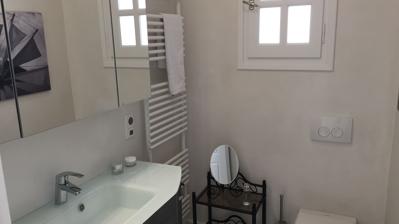 Photo of Bathroom in Maragas