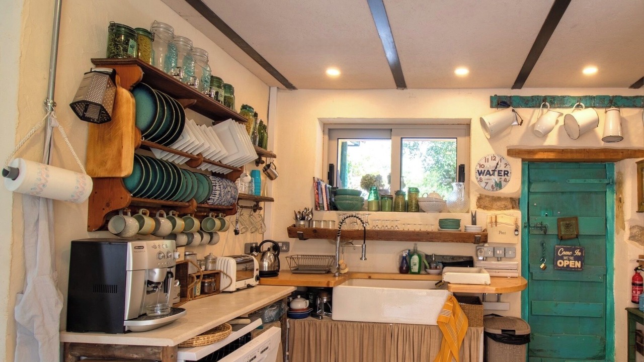 Photo of Kitchen in Neromilos