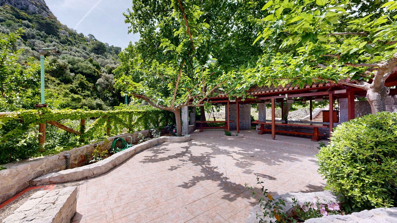 Photo of Outdoor in Melissopetra