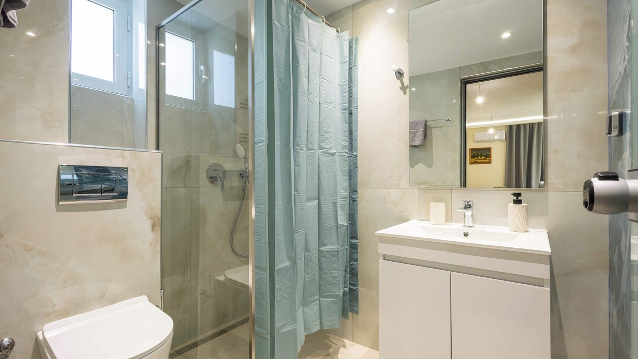 Photo of Bathroom in Petaloudes