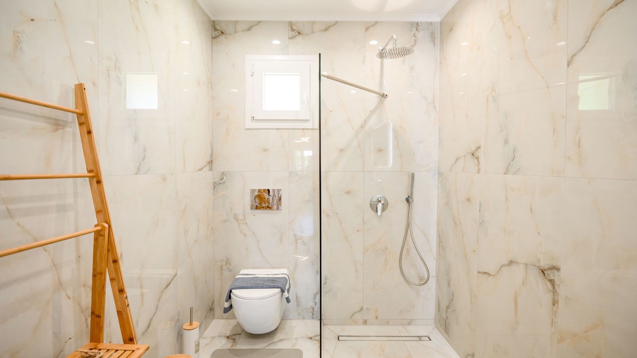 Photo of Bathroom in Magoulades