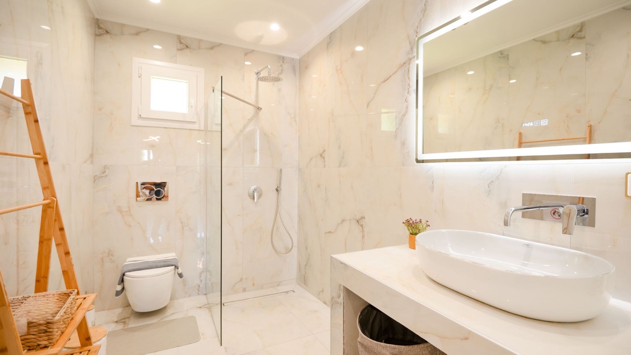 Photo of Bathroom in Magoulades