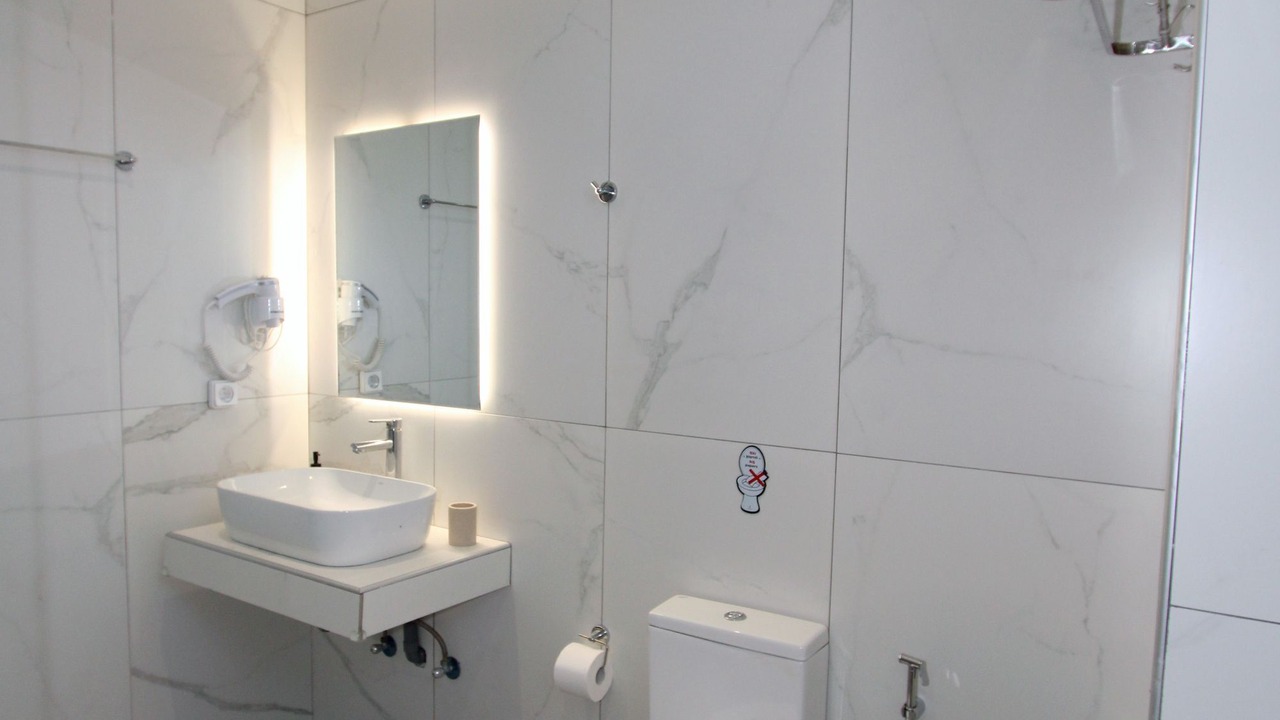 Photo of Bathroom in Ipsos