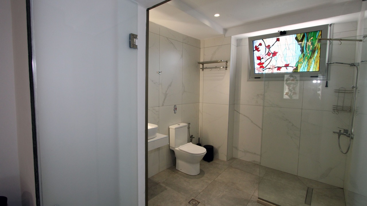 Photo of Bathroom in Ipsos