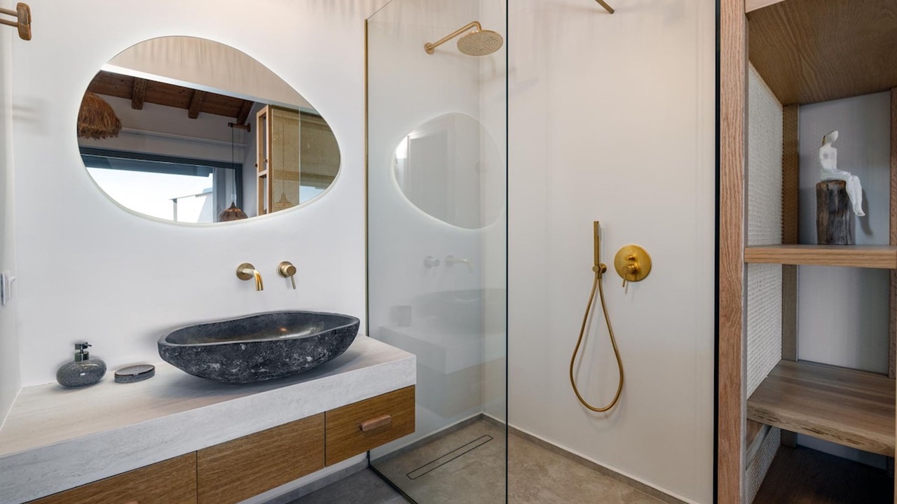 Photo of Bathroom in Apolpaina