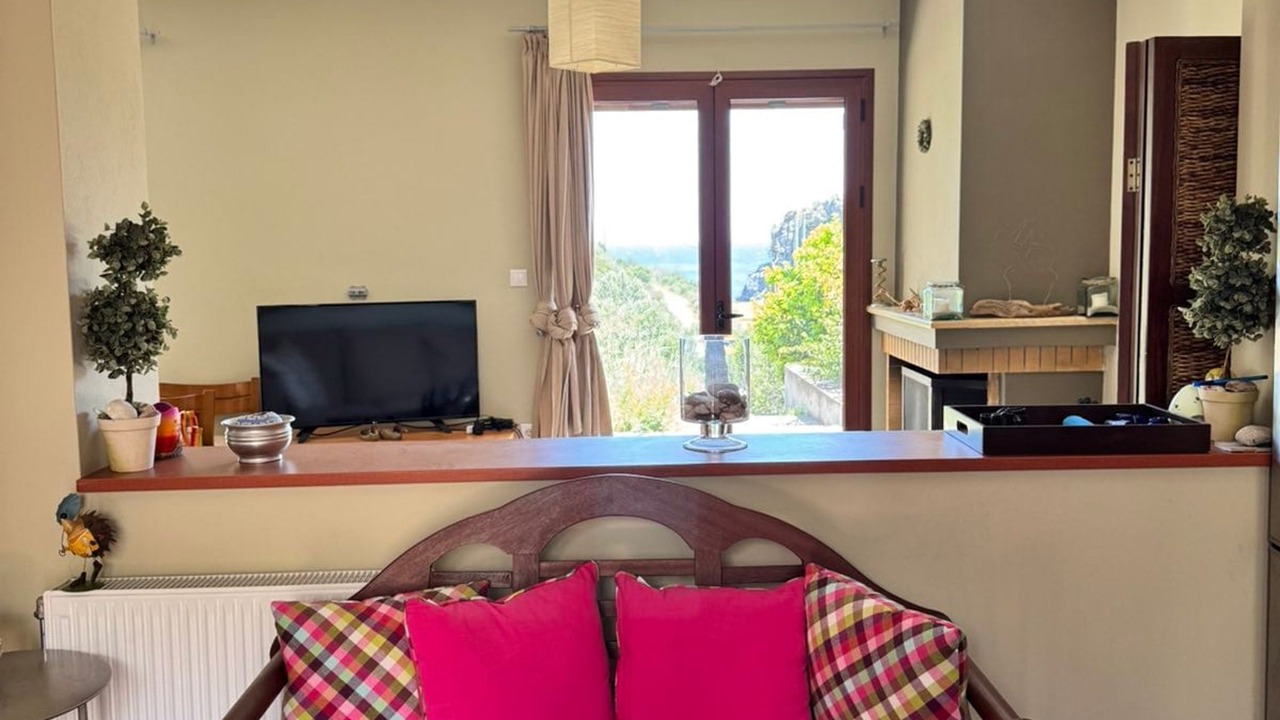 Photo of Livingroom in Steni Dirfyos