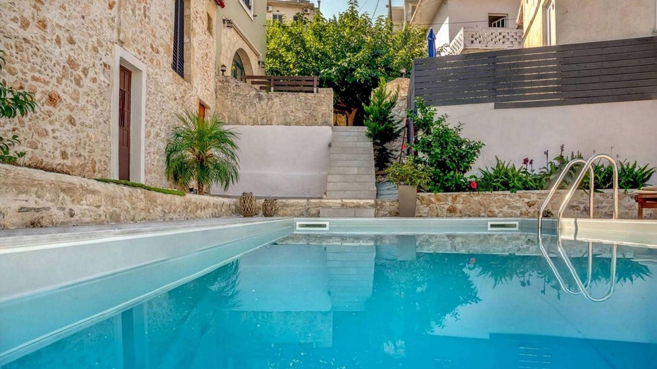 Photo of Outdoor in Makhairoi