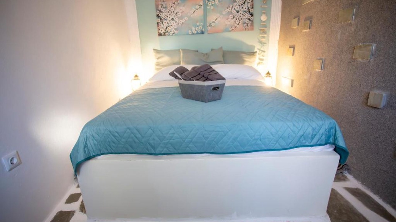 Photo of Bedroom in Messonghi