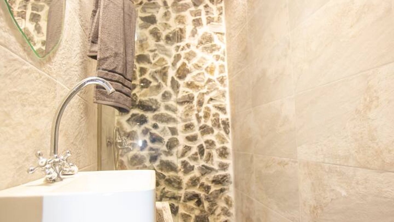 Photo of Bathroom in Messonghi