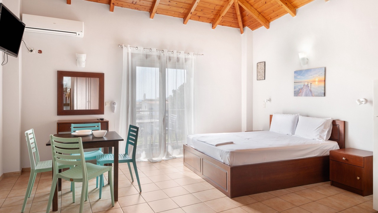 Photo of Bedroom in Foinikounta
