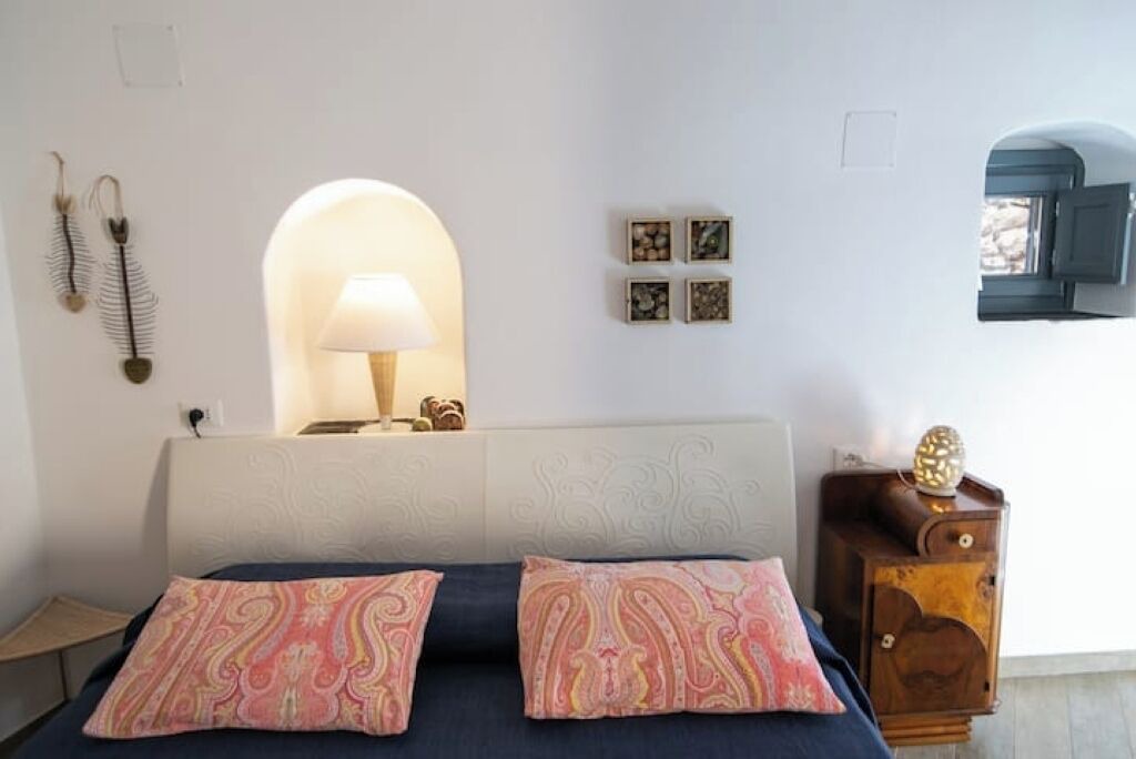 Photo of Bedroom in Oia