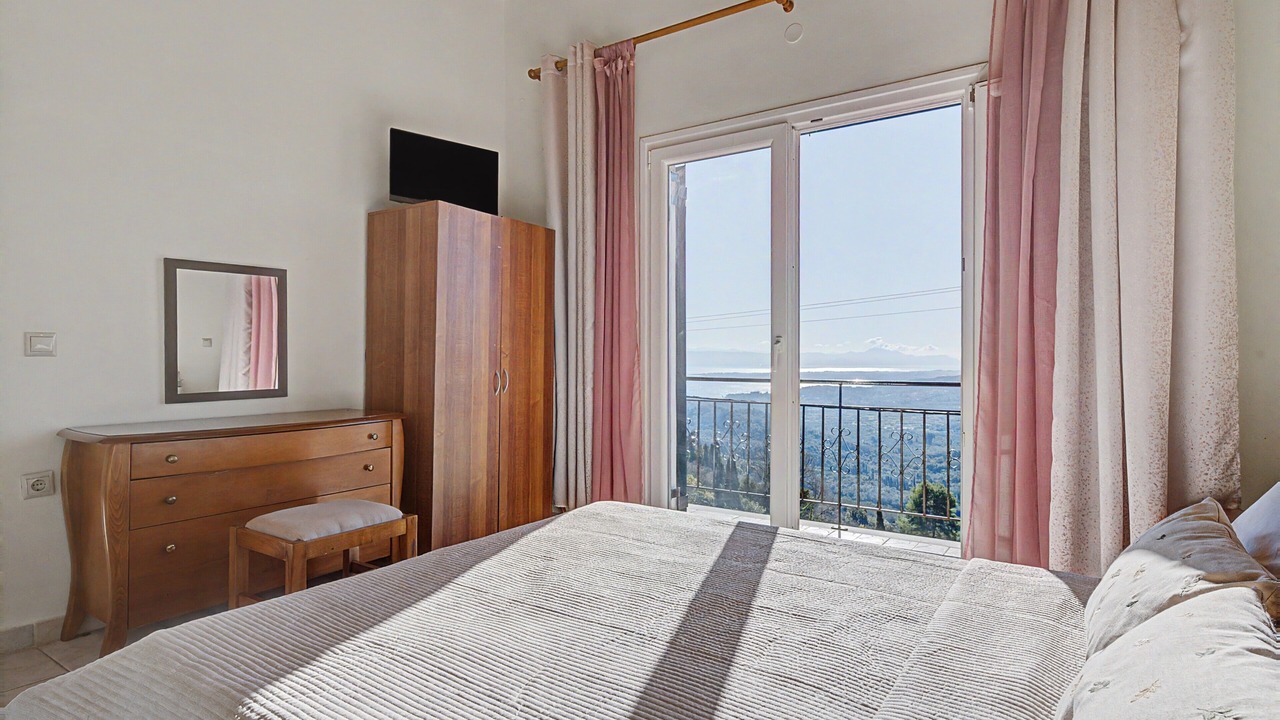 Photo of Bedroom in Chlomos