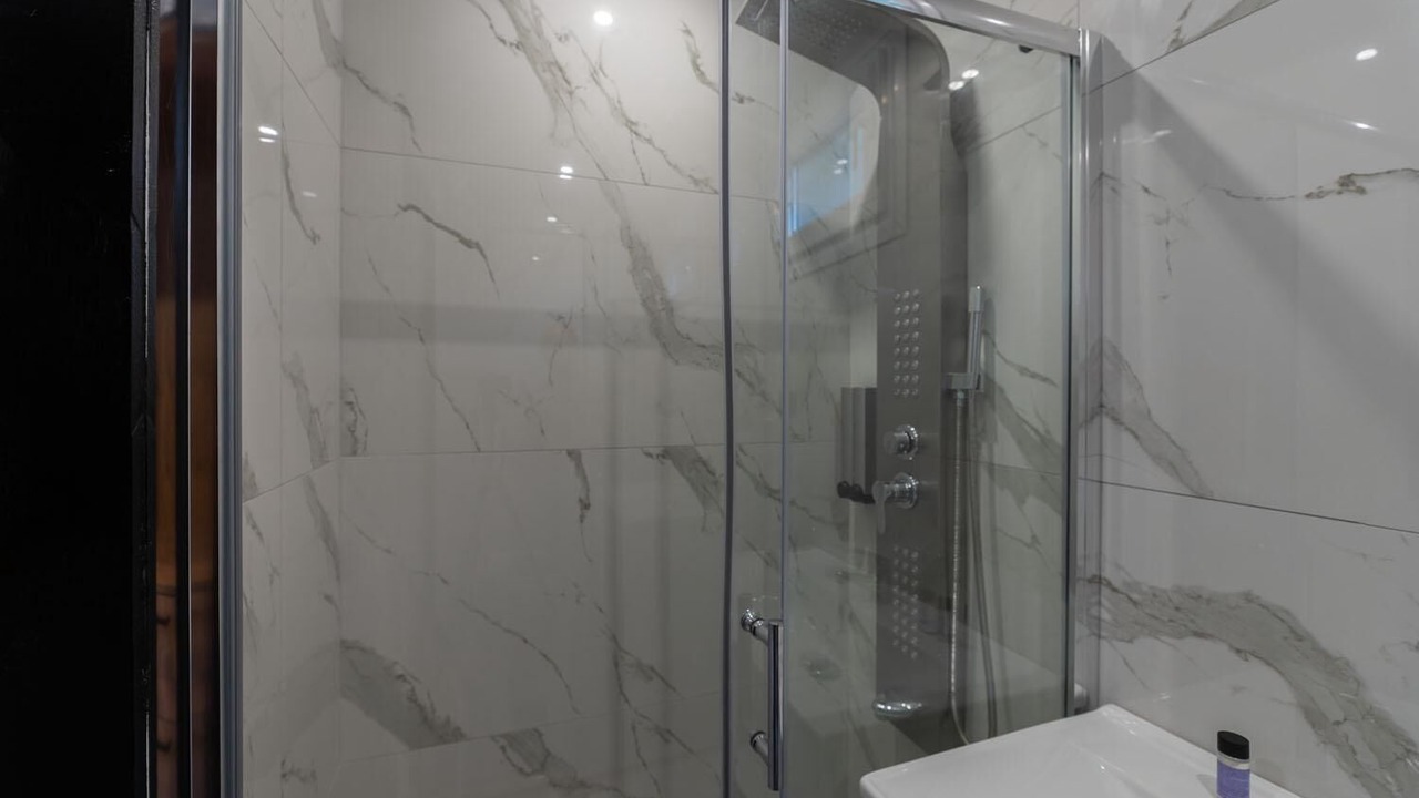 Photo of Bathroom in Lefktron