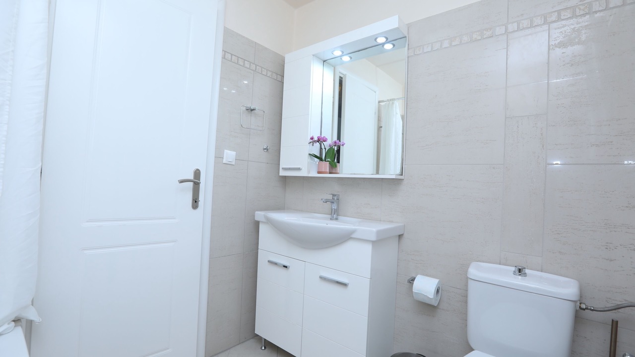 Photo of Bathroom in Afra