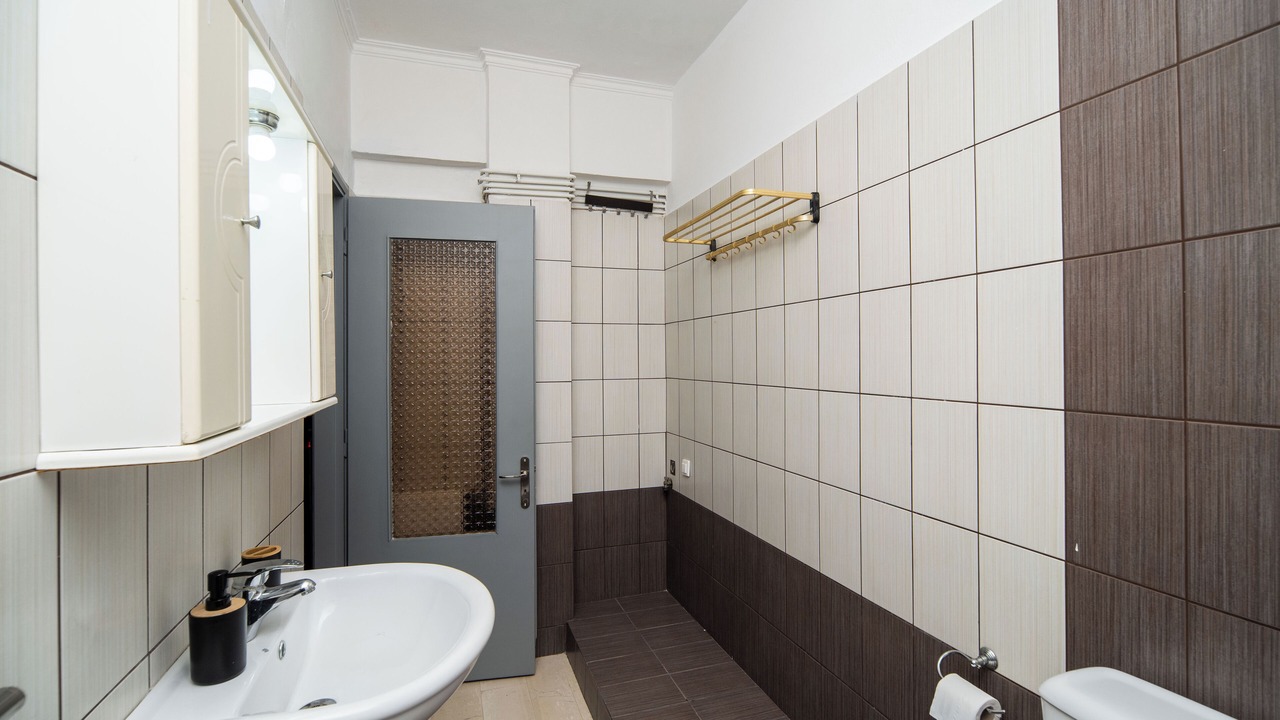 Photo of Bathroom in Halepa