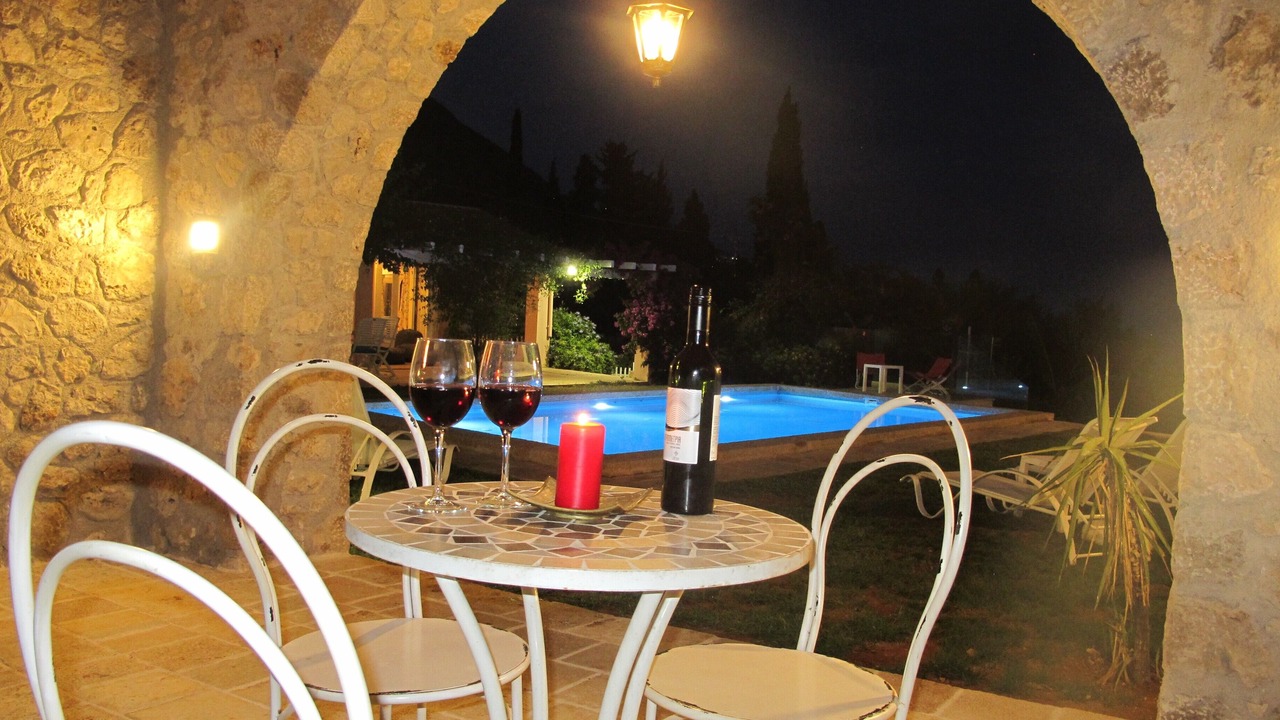 Photo of Outdoor in Petaleia