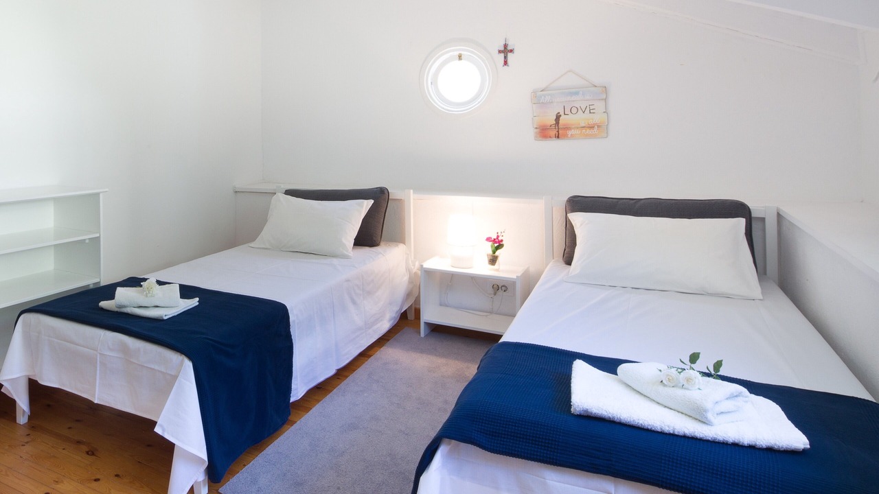 Photo of Bedroom in Petaleia