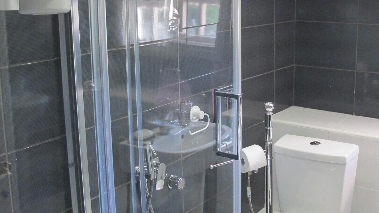 Photo of Bathroom in Petaleia