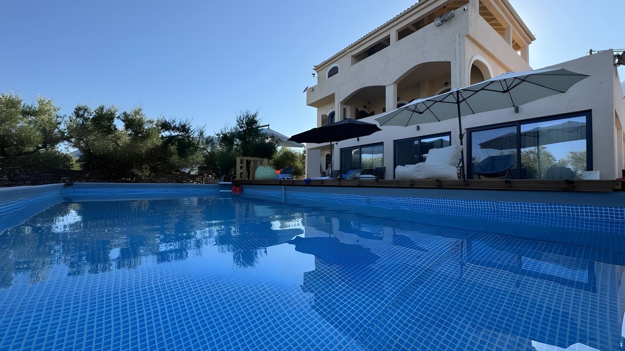Photo of Outdoor in Omales
