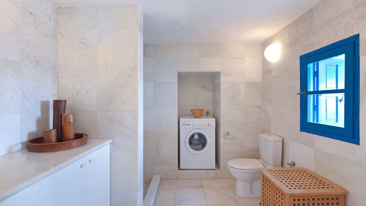 Photo of Bathroom in Ios