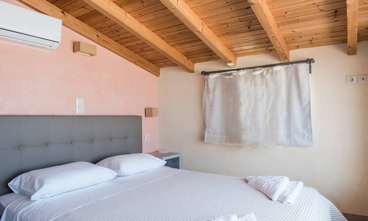 Photo of Bedroom in Kato Stalos