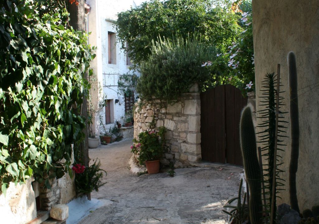 Photo of Others in Douliana