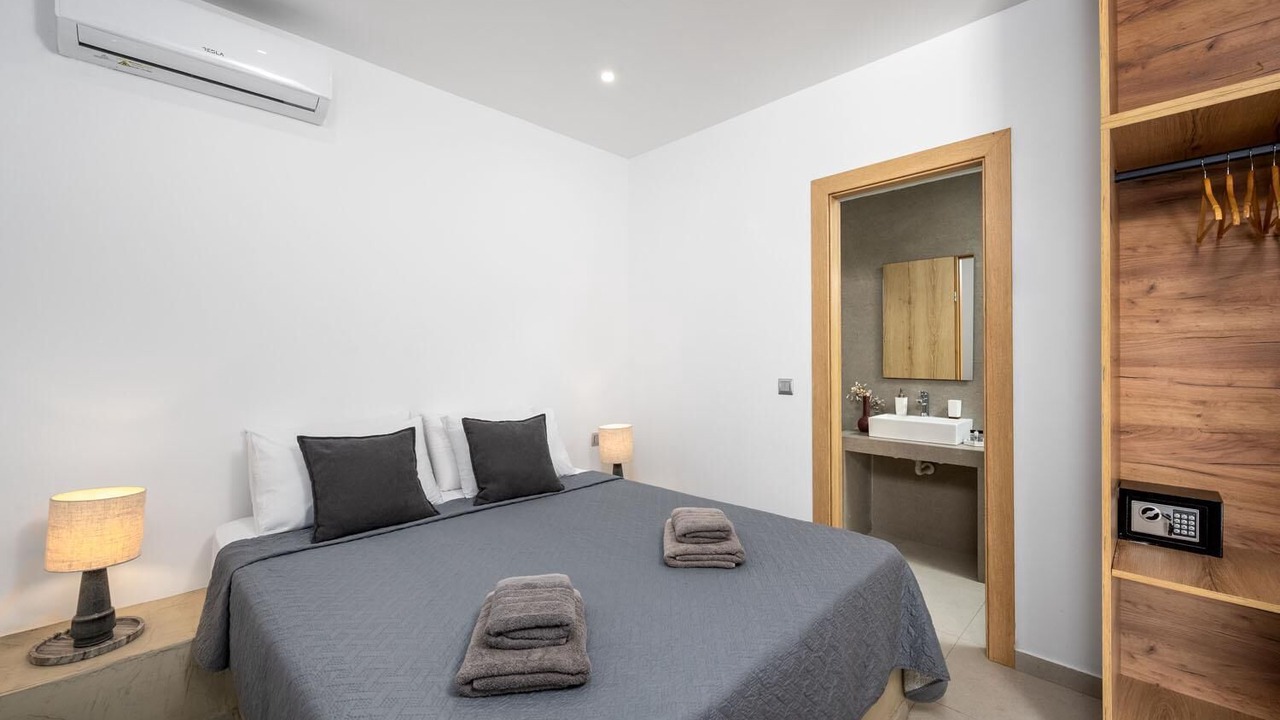 Photo of Bedroom in Petaloudes