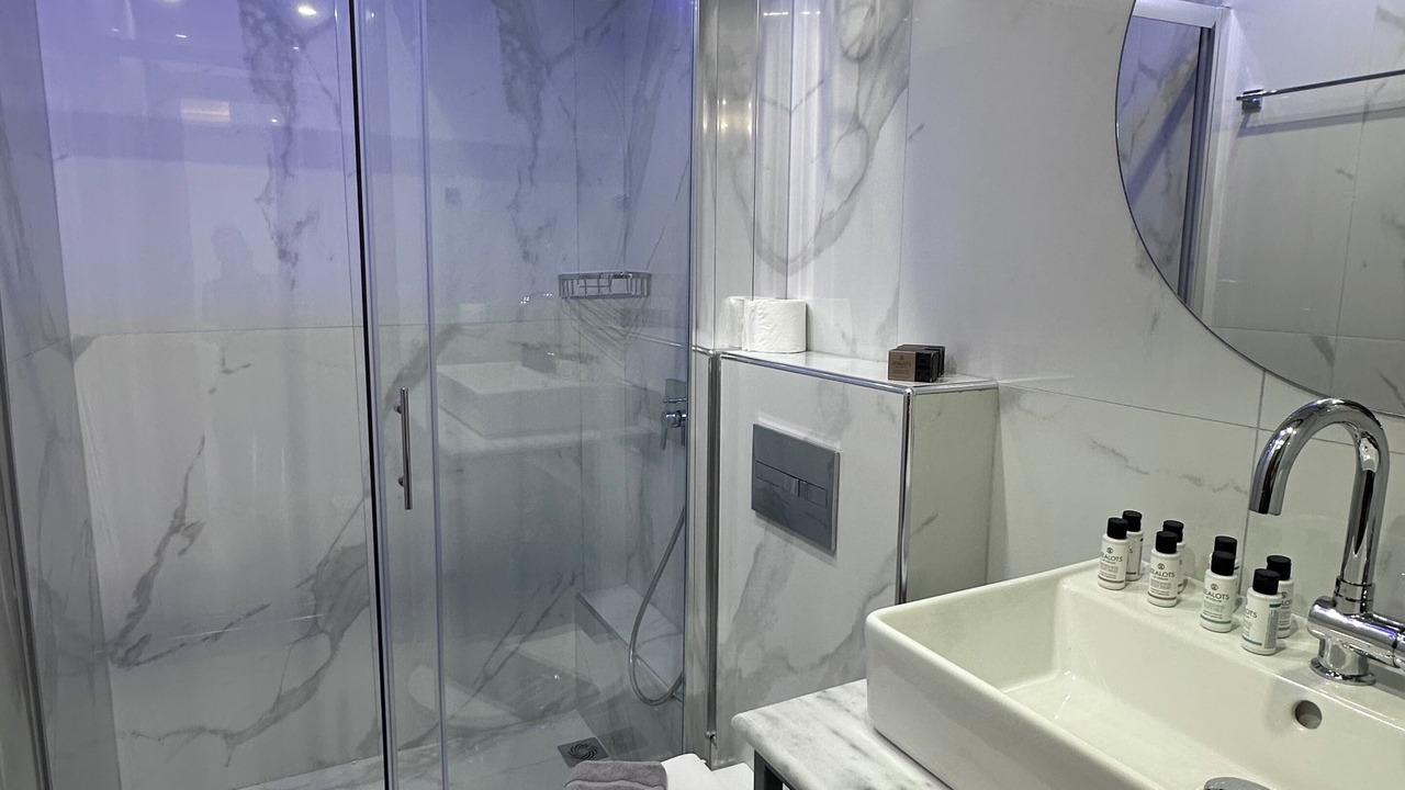 Photo of Bathroom in Korinos