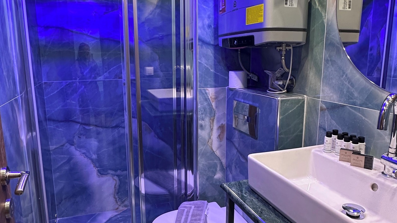 Photo of Bathroom in Korinos