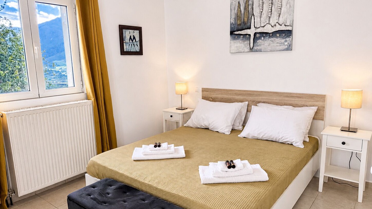 Photo of Bedroom in Exopoli