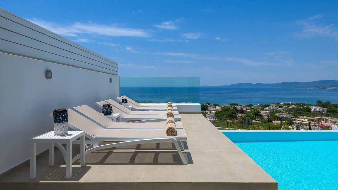 Photo of Others in Pefkos