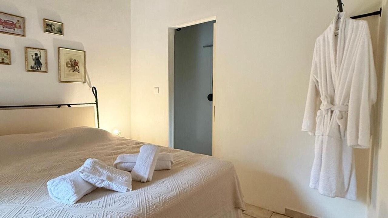 Photo of Bedroom in Peroulion