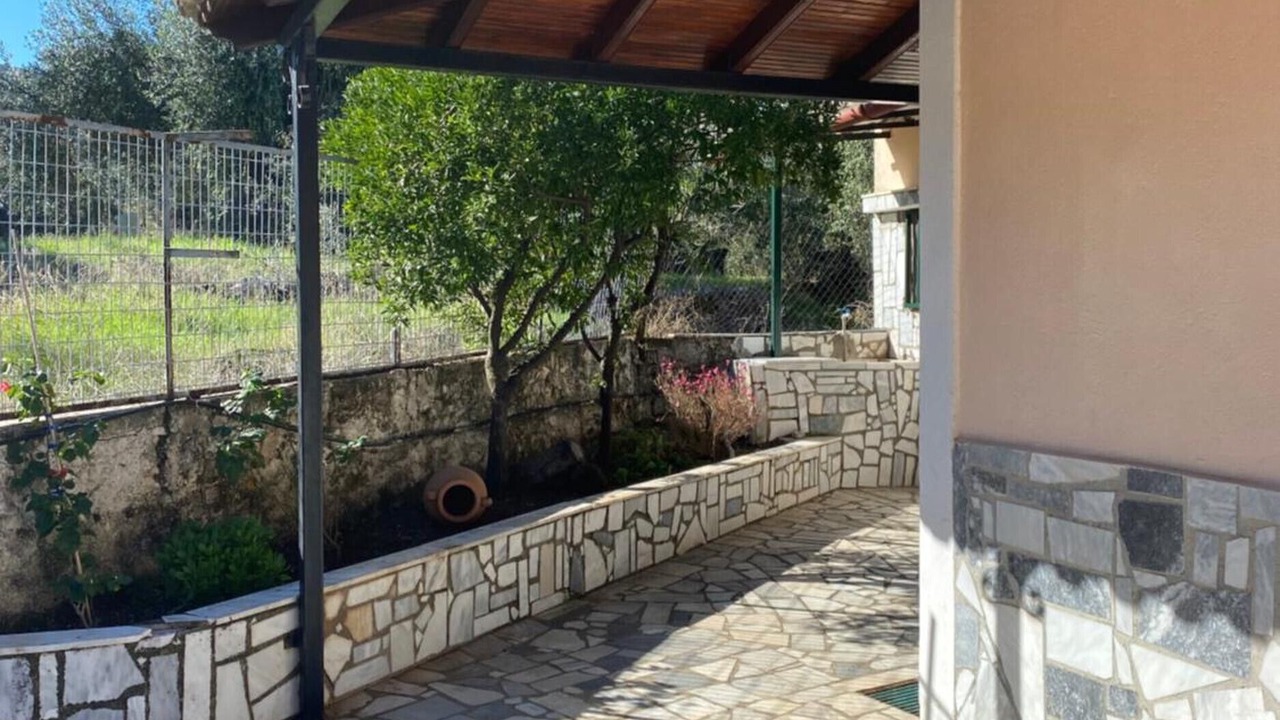 Photo of Outdoor in Peroulion