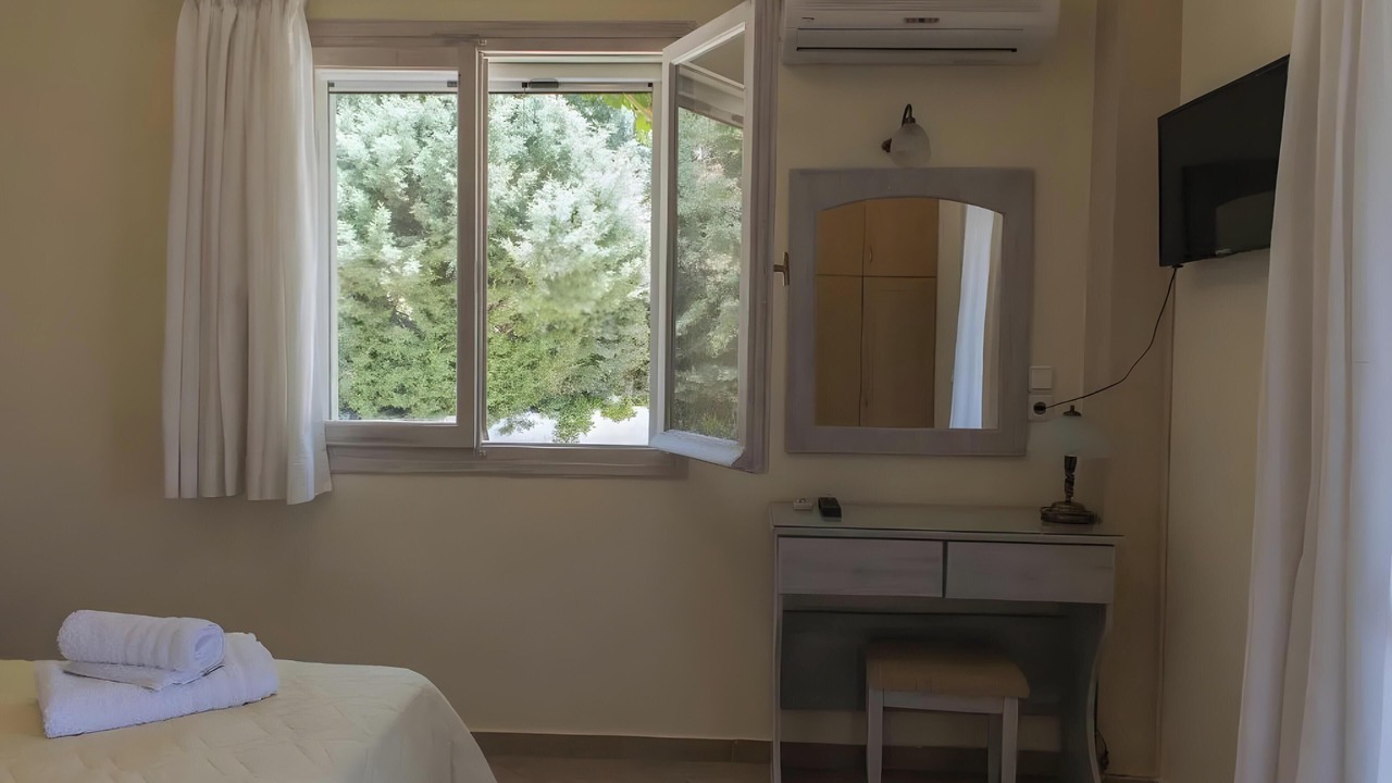 Photo of Bedroom in Foinikounta