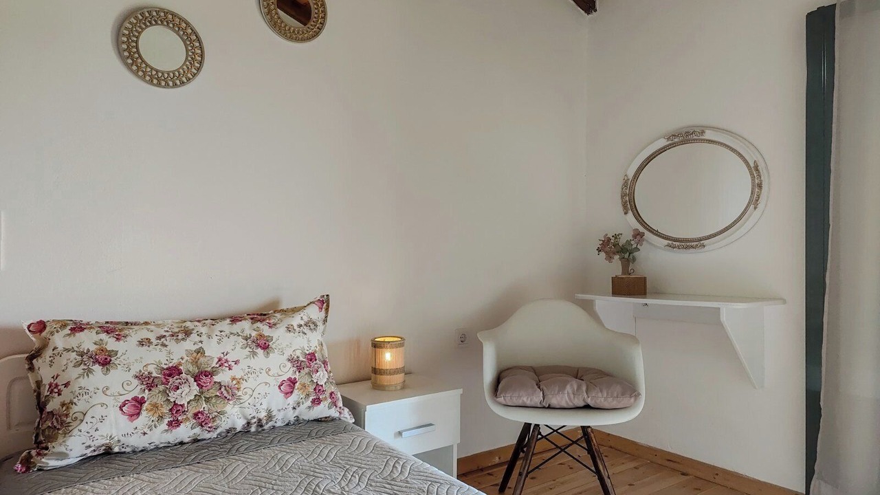 Photo of Bedroom in Peroulion