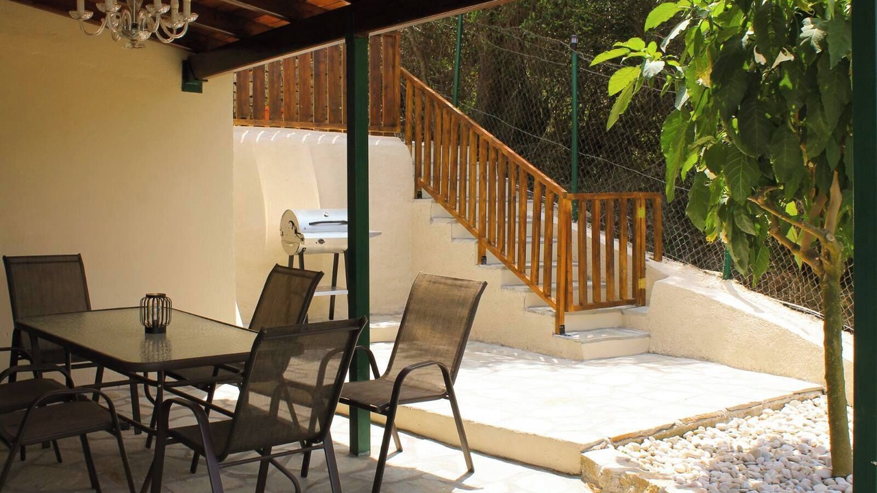 Photo of Outdoor in Peroulion